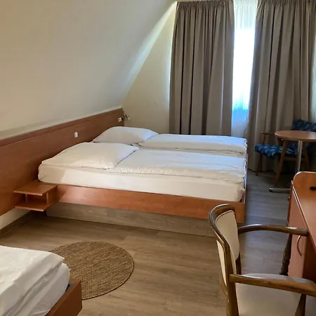 מלון Am Markt אוייטן