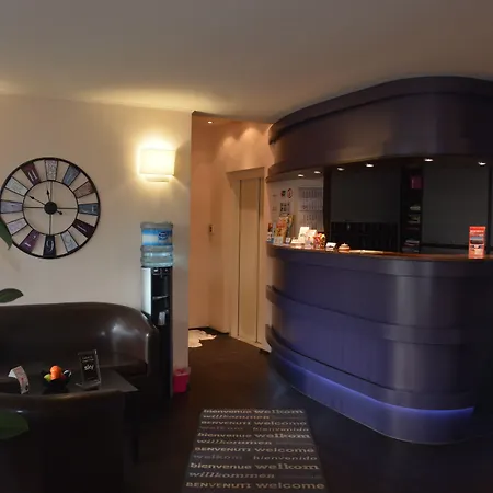 ホテル Am Markt オイテン