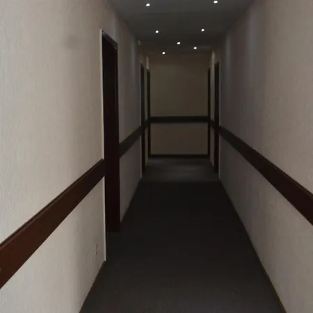 מלון Am Markt 3*