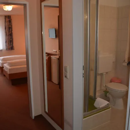 מלון Am Markt 3*